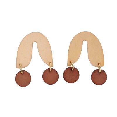 Clous d'oreilles beige marron